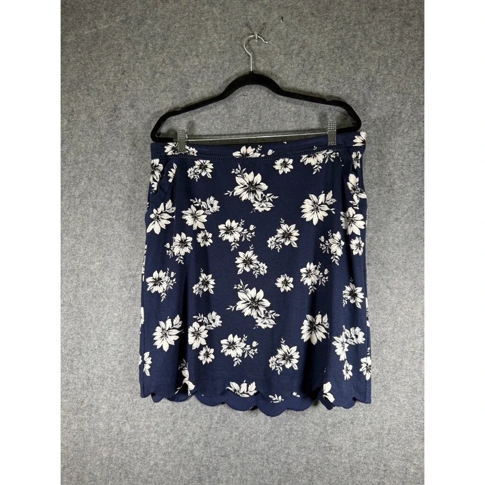 Skies Are Blue Berenice Scalloped Hem Floral Skirt Navy Blue Plus‎ Size 1X